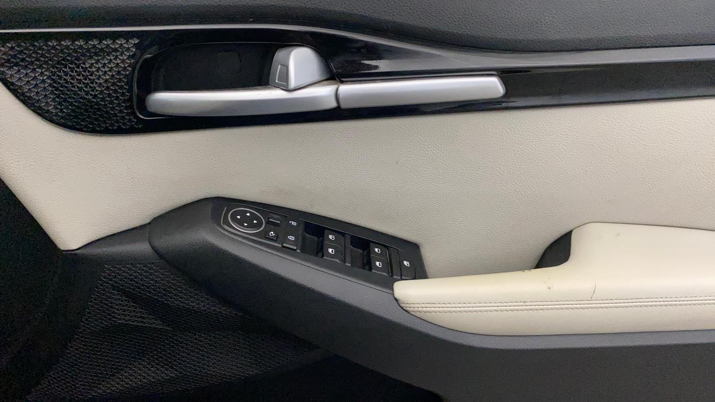 2021 KIA SELTOS HTX 1.5 PETROL, Petrol, Manual, 1,09,542 km, Driver Side Door Panels Control