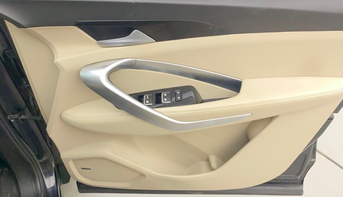 2021 MG HECTOR SHARP 1.5 PETROL CVT, Petrol, Automatic, 9,228 km, Driver Side Door Panels Control