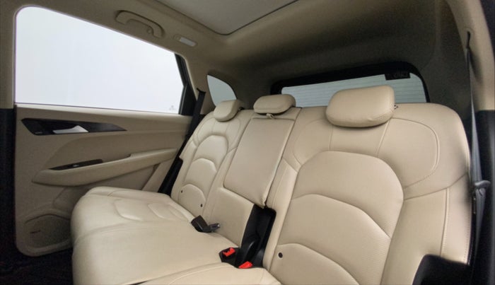 2021 MG HECTOR SHARP 1.5 PETROL CVT, Petrol, Automatic, 9,228 km, Right Side Rear Door Cabin