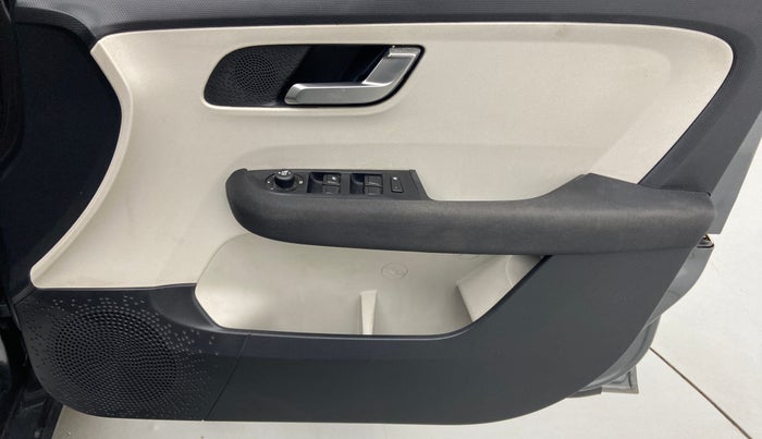 2021 Tata ALTROZ XZ PETROL, Petrol, Manual, 26,893 km, Driver Side Door Panels Control