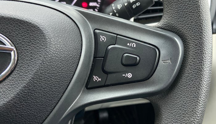 2021 Tata ALTROZ XZ PETROL, Petrol, Manual, 26,893 km, Adaptive Cruise Control