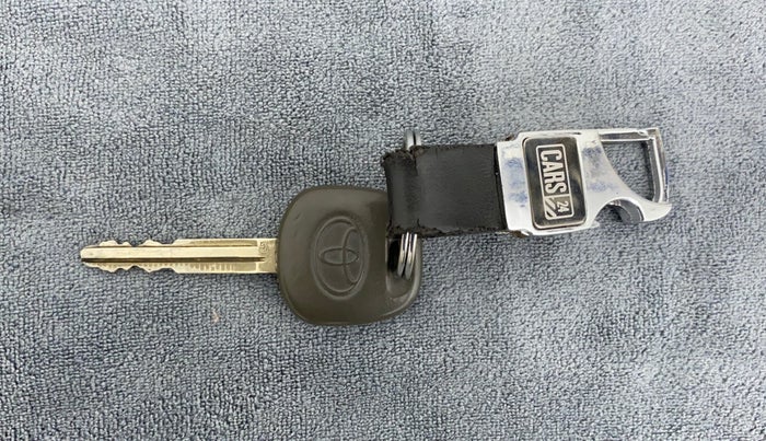 2012 Toyota Corolla Altis G, Petrol, Manual, 88,098 km, Key Close Up