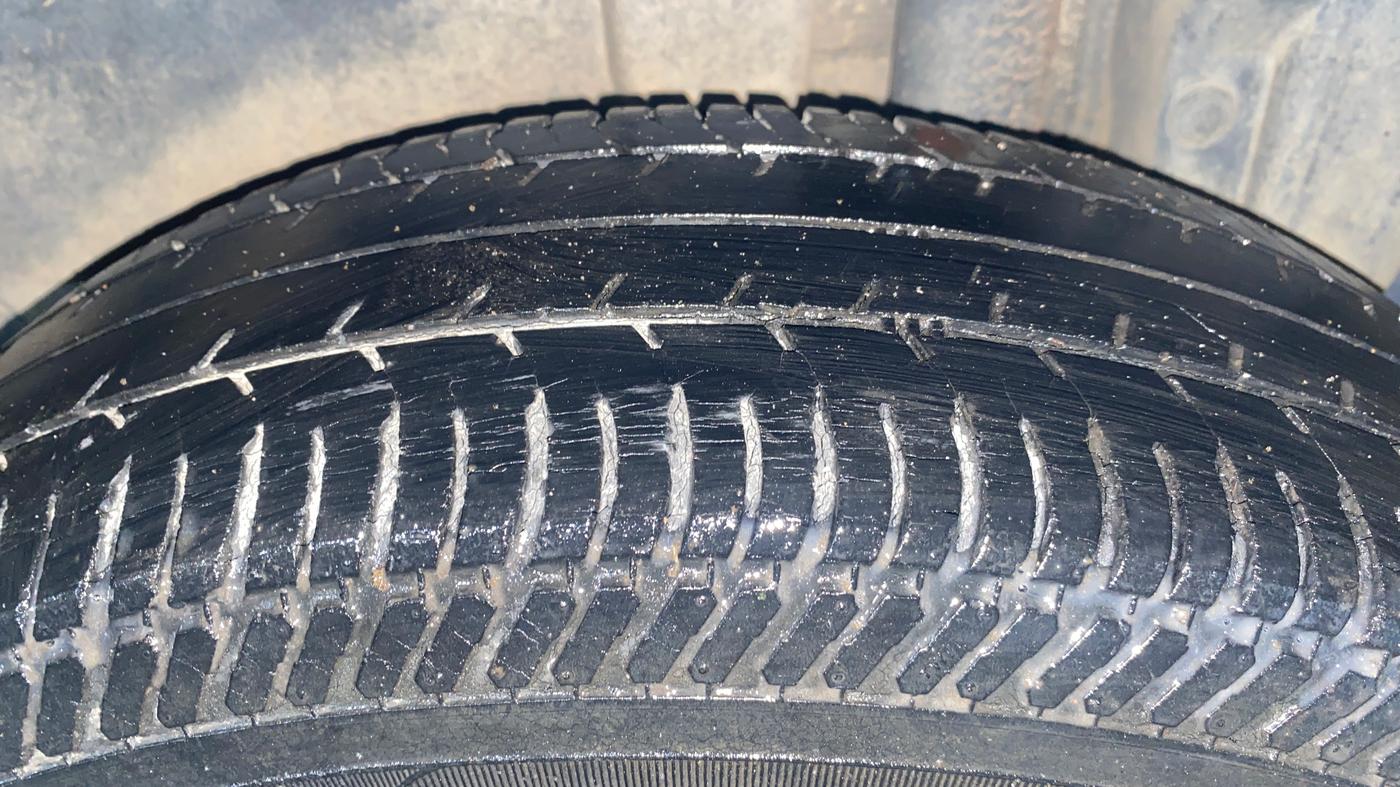 2013 Maruti Swift VXI, Petrol, Manual, 37,914 km, Left Rear Tyre Tread
