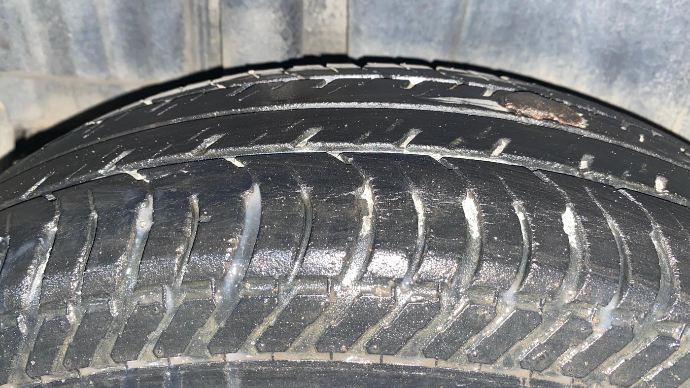 2013 Maruti Swift VXI, Petrol, Manual, 37,914 km, Right Rear Tyre Tread