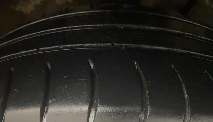 2013 Nissan Sunny XV DIESEL, Diesel, Manual, 1,20,954 km, Right Front Tyre Tread