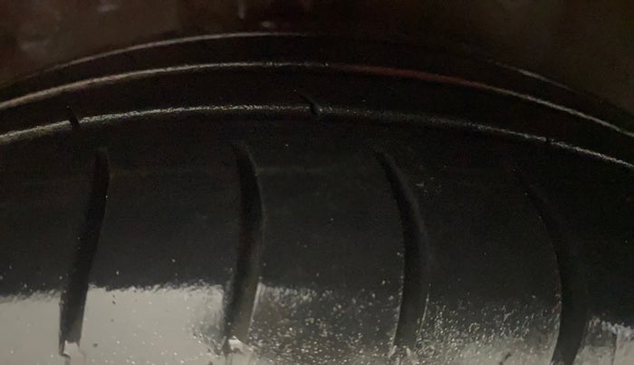 2013 Nissan Sunny XV DIESEL, Diesel, Manual, 1,20,954 km, Right Rear Tyre Tread