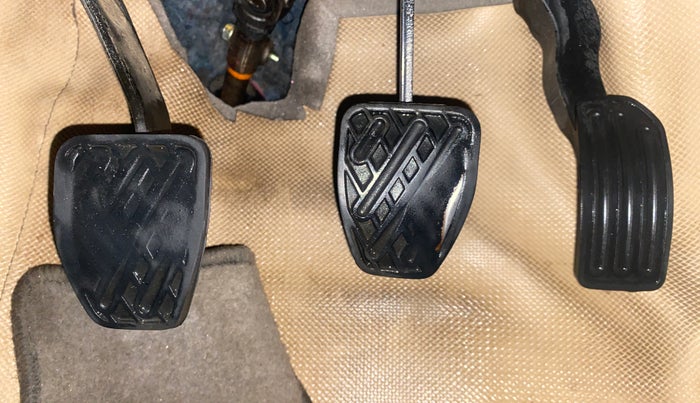 2013 Nissan Sunny XV DIESEL, Diesel, Manual, 1,20,954 km, Pedals