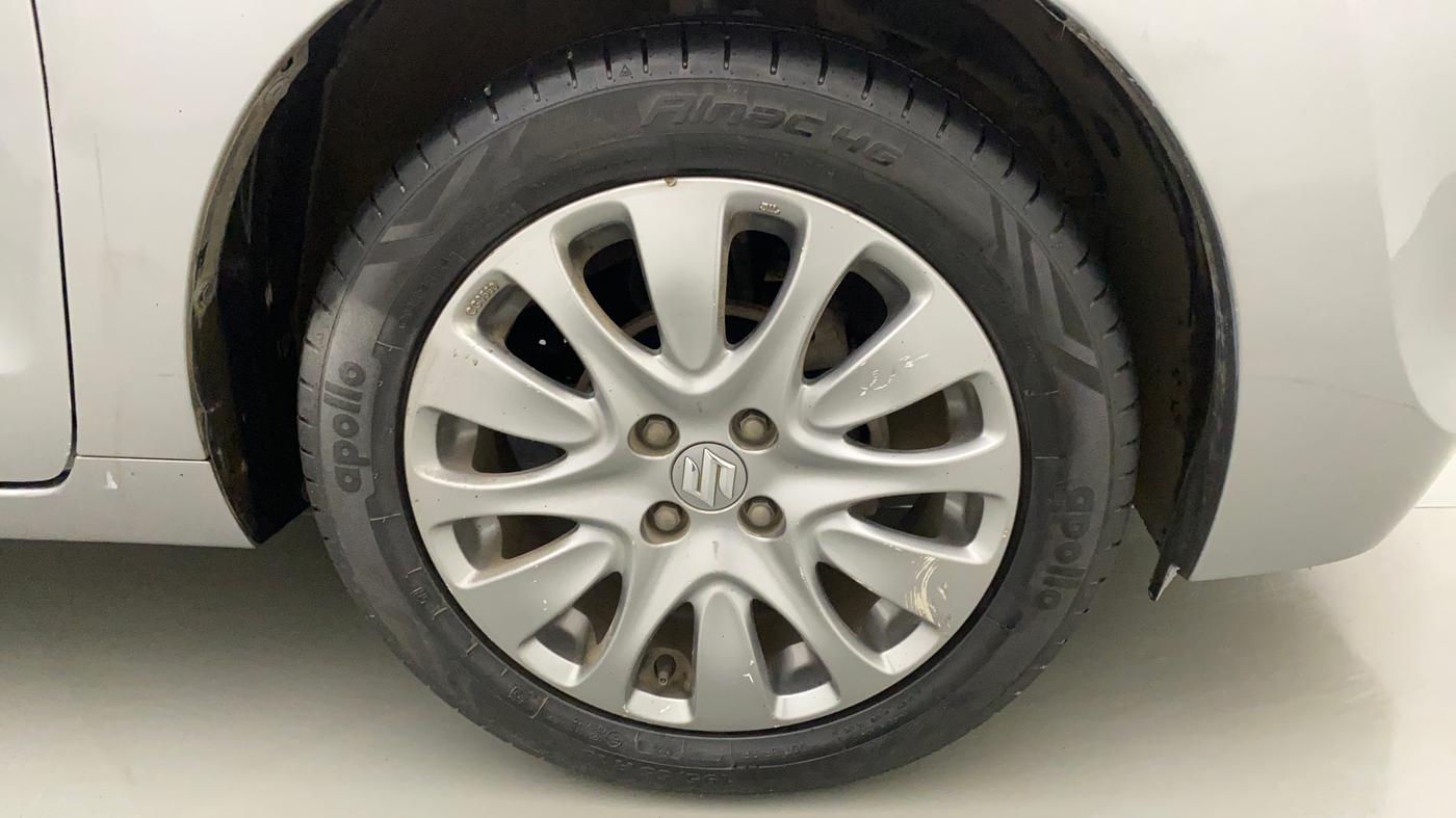 2017 Maruti Baleno ALPHA PETROL 1.2, Petrol, Manual, 28,063 km, Right Front Wheel