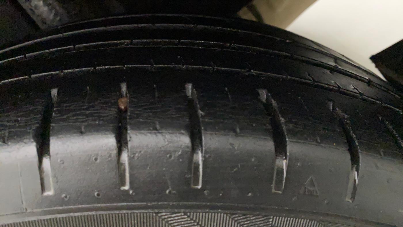 2017 Maruti Baleno ALPHA PETROL 1.2, Petrol, Manual, 28,063 km, Left Rear Tyre Tread