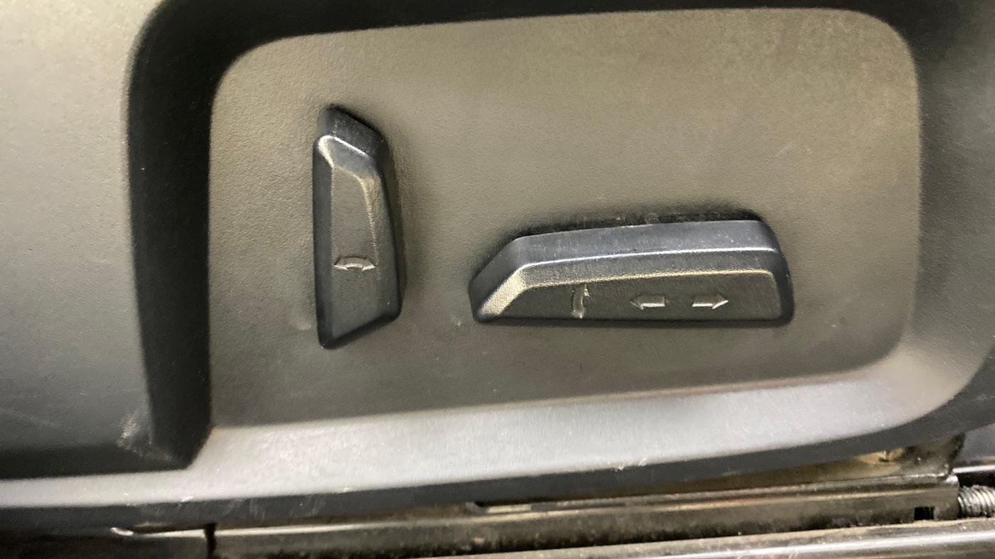 2021 Tata Harrier XZA PLUS 2.0L DARK EDITION, Diesel, Automatic, 73,476 km, Driver Side Adjustment Panel