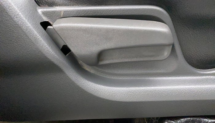2010 Maruti Swift VXI, Petrol, Manual, 73,531 km, Driver Side Adjustment Panel