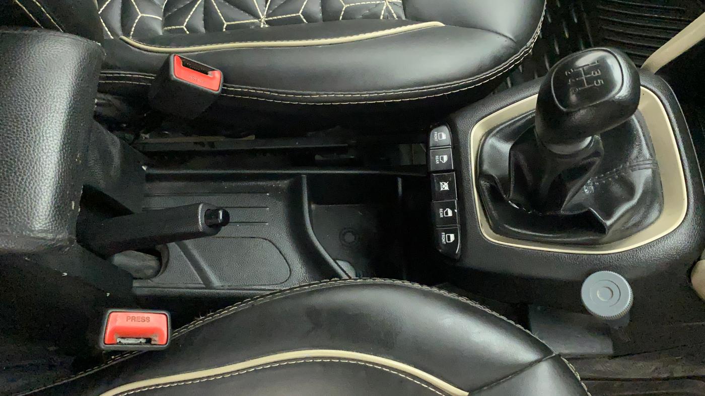 2019 Hyundai NEW SANTRO SPORTZ CNG, CNG, Manual, 89,740 km, Gear Lever