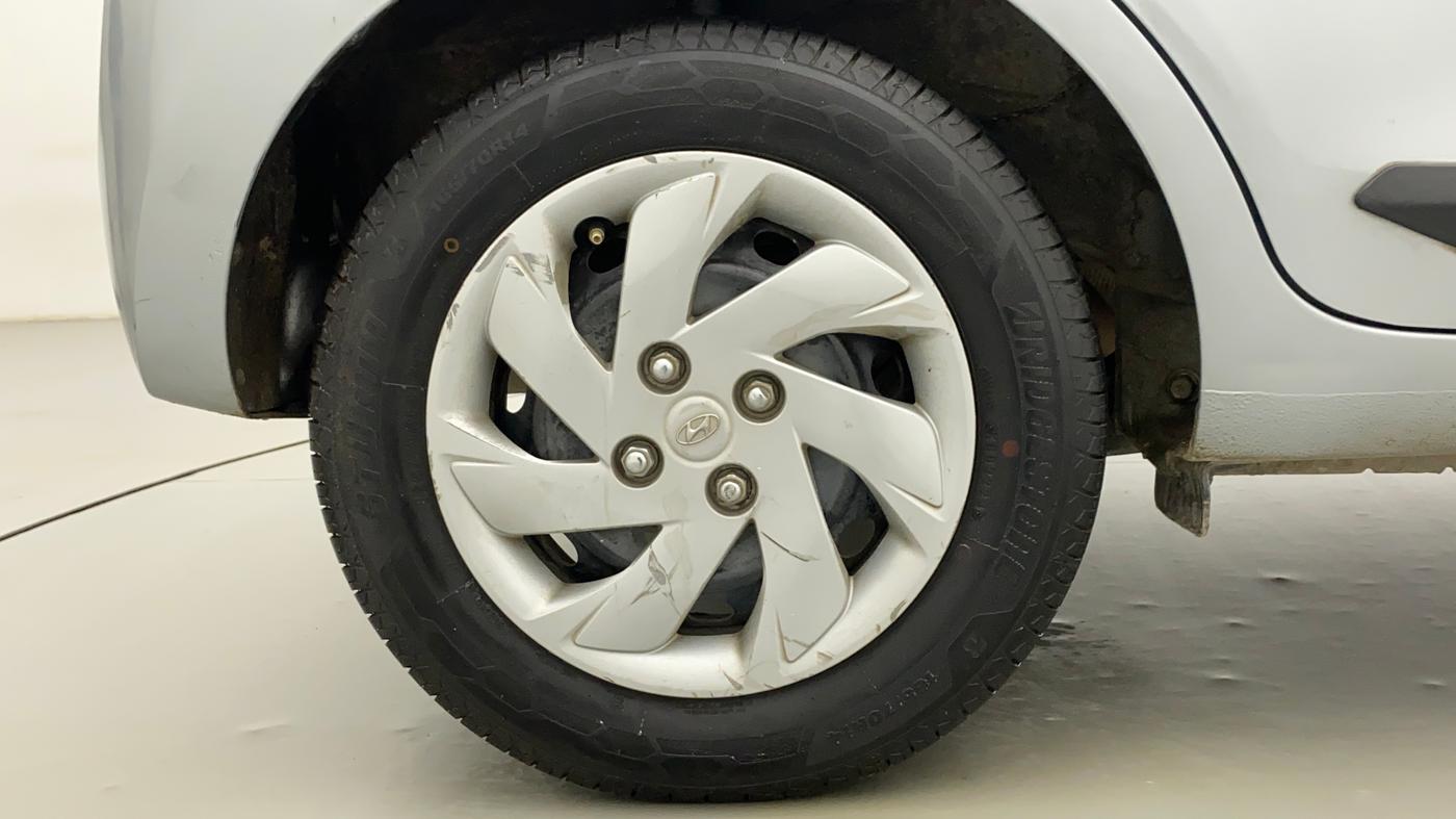 2019 Hyundai NEW SANTRO SPORTZ CNG, CNG, Manual, 89,740 km, Right Rear Wheel