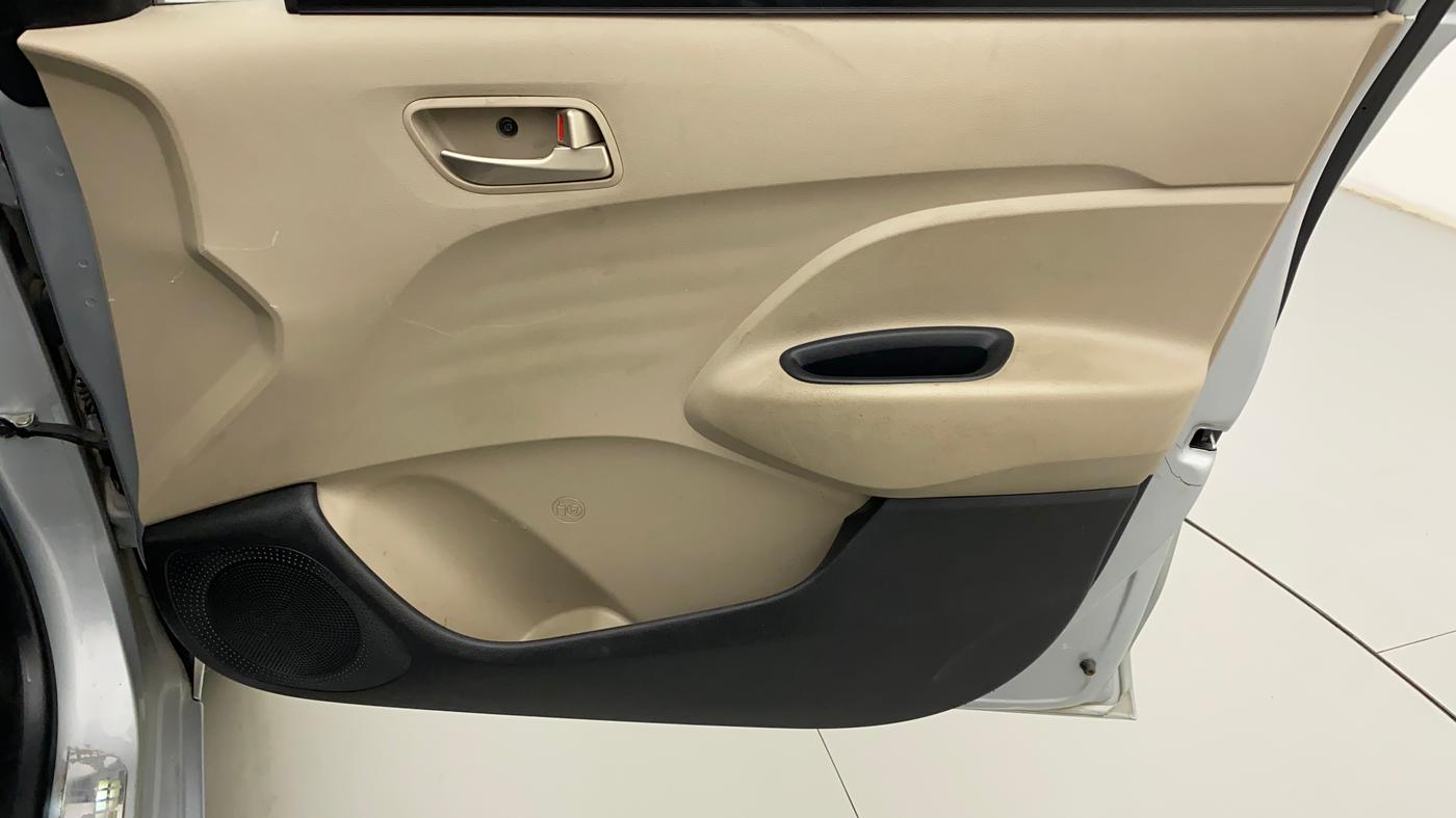 2019 Hyundai NEW SANTRO SPORTZ CNG, CNG, Manual, 89,740 km, Driver Side Door Panels Control