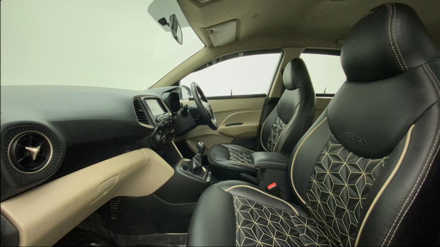 2019 Hyundai NEW SANTRO SPORTZ CNG, CNG, Manual, 89,740 km, Right Side Front Door Cabin