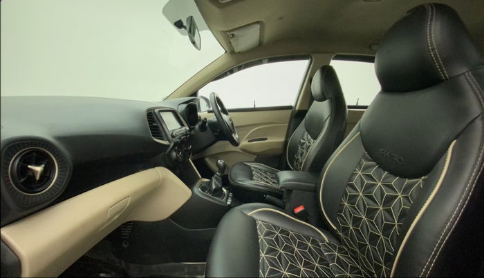 2019 Hyundai NEW SANTRO SPORTZ CNG, CNG, Manual, 89,740 km, Right Side Front Door Cabin