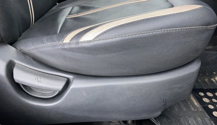 2018 Hyundai Grand i10 SPORTZ 1.2 KAPPA VTVT, Petrol, Manual, 36,890 km, Driver Side Adjustment Panel
