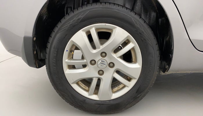 2013 Maruti Swift Dzire ZDI, Diesel, Manual, 97,113 km, Right Rear Wheel