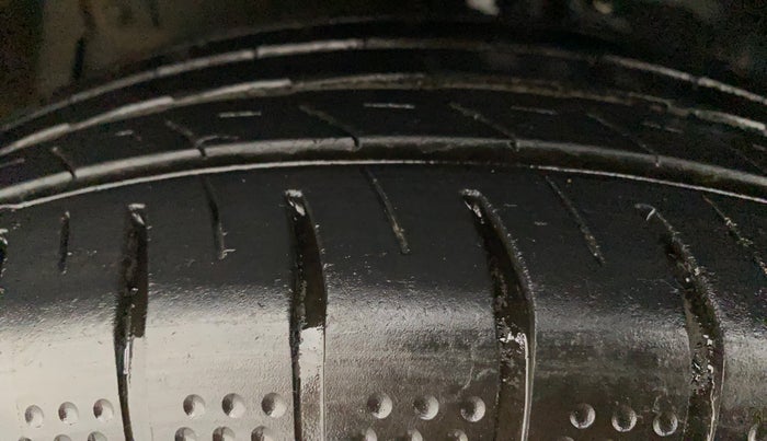2013 Maruti Swift Dzire ZDI, Diesel, Manual, 97,113 km, Left Front Tyre Tread