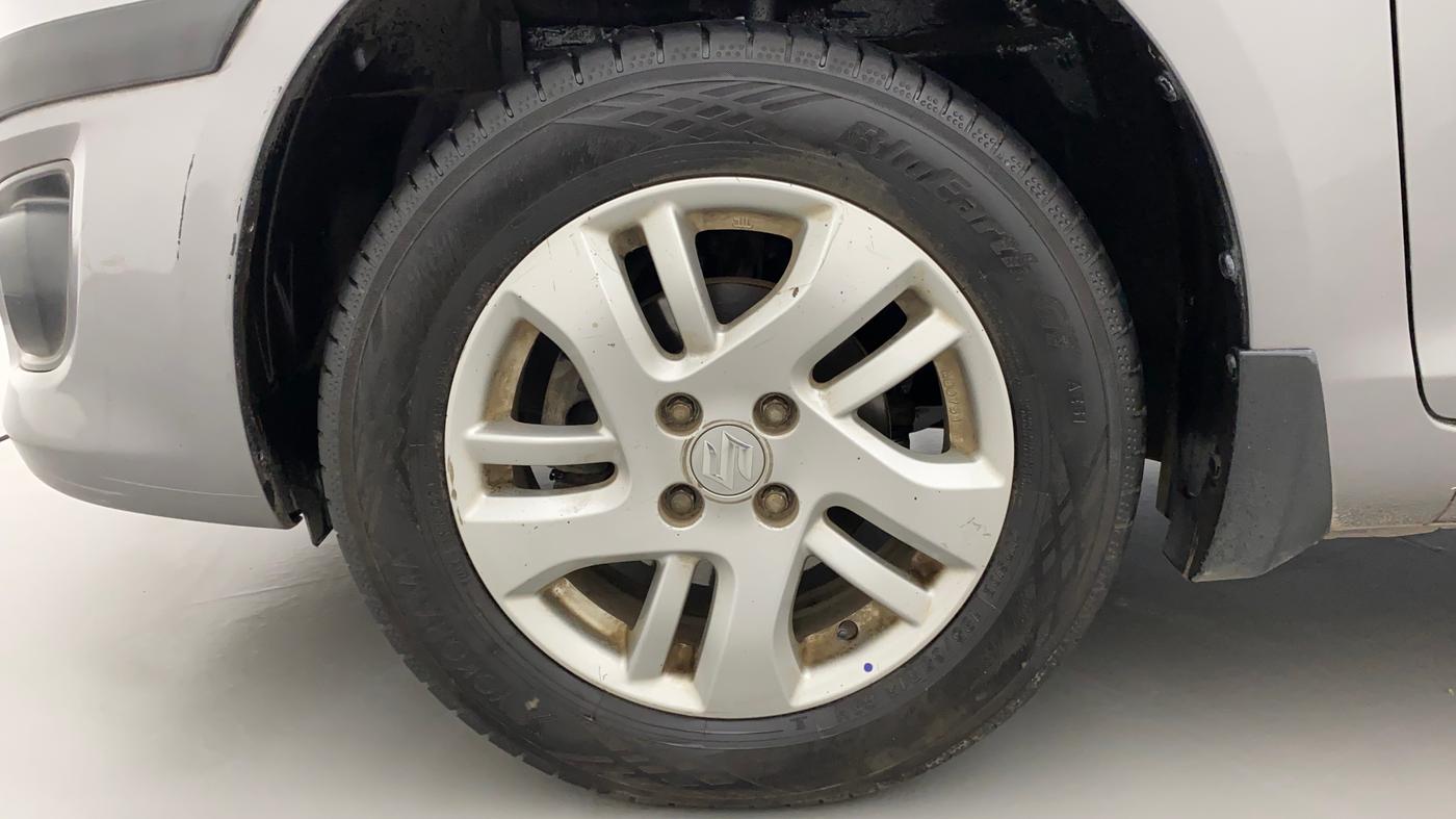 2013 Maruti Swift Dzire ZDI, Diesel, Manual, 97,113 km, Left Front Wheel