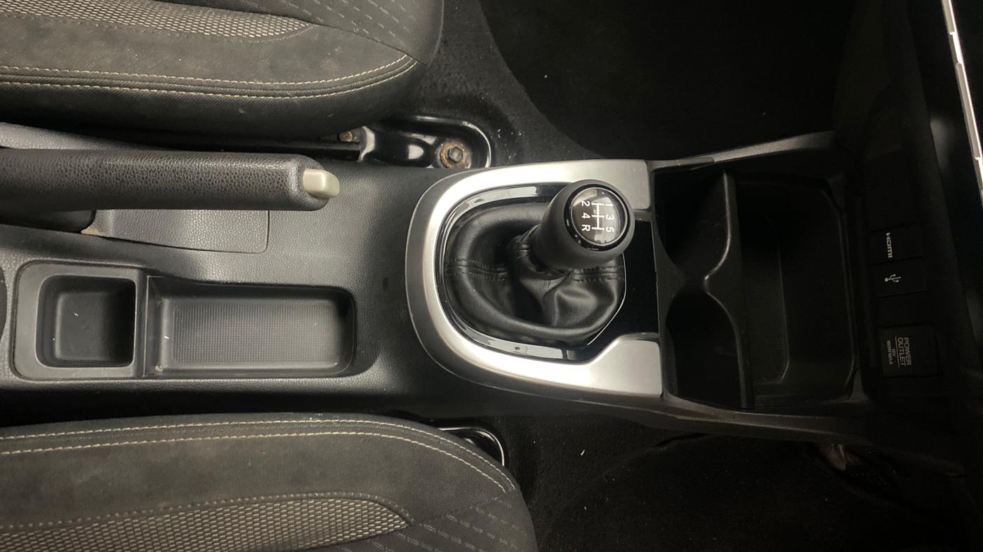 2017 Honda WR-V 1.2L I-VTEC VX MT, Petrol, Manual, 58,197 km, Gear Lever