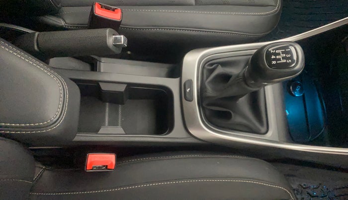 2022 Tata ALTROZ XZ PLUS PETROL, Petrol, Manual, 37,949 km, Gear Lever