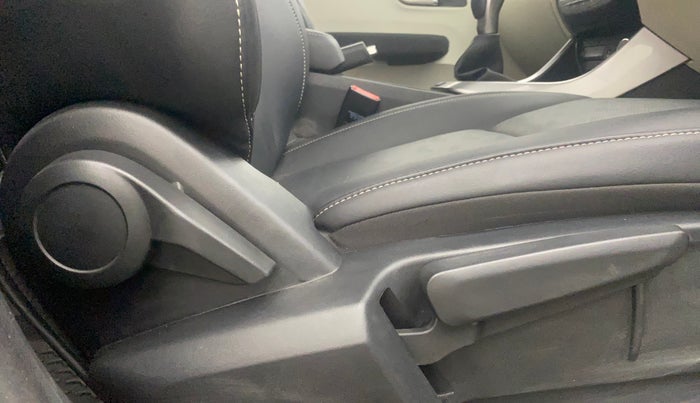 2022 Tata ALTROZ XZ PLUS PETROL, Petrol, Manual, 37,949 km, Driver Side Adjustment Panel