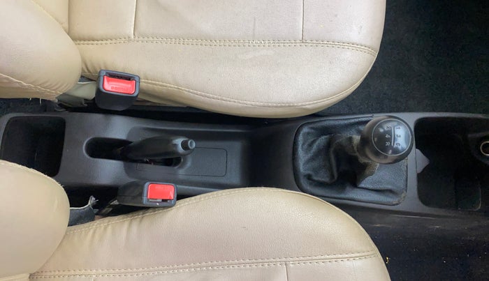 2017 Hyundai Eon ERA +, Petrol, Manual, 26,561 km, Gear Lever