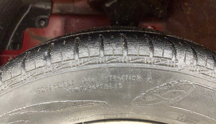2017 Hyundai Eon ERA +, Petrol, Manual, 26,561 km, Left Front Tyre Tread