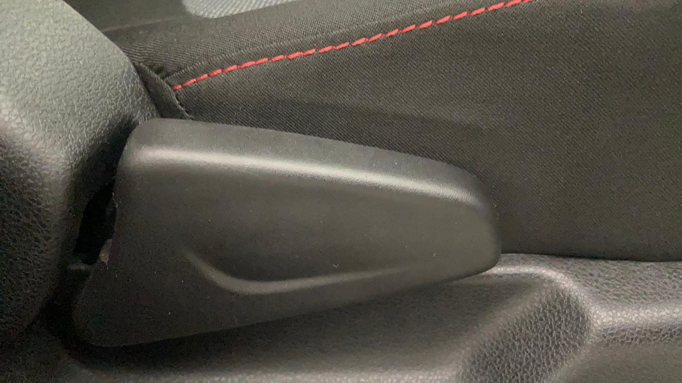 2020 Renault Kwid RXT 1.0 AMT (O), Petrol, Automatic, 17,037 km, Driver Side Adjustment Panel