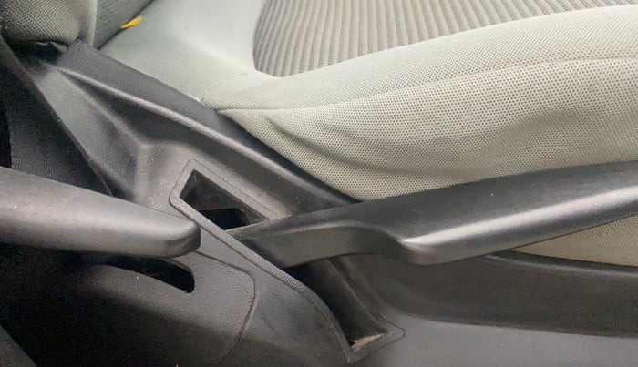 2014 Fiat Grand Punto DYNAMIC 1.3, Diesel, Manual, 1,12,238 km, Driver Side Adjustment Panel