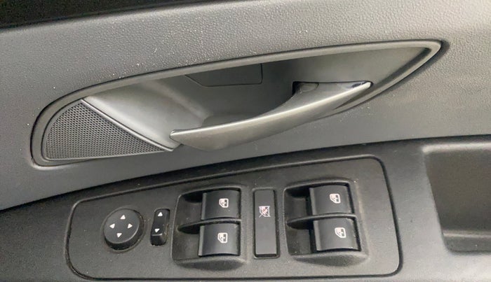 2014 Fiat Grand Punto DYNAMIC 1.3, Diesel, Manual, 1,12,238 km, Driver Side Door Panels Control