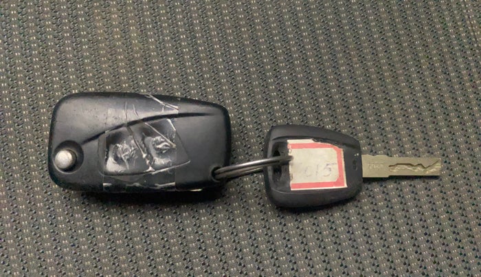 2014 Fiat Grand Punto DYNAMIC 1.3, Diesel, Manual, 1,12,238 km, Key Close Up