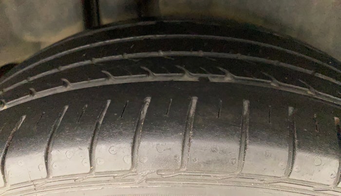 2016 Maruti Ciaz ZXI+ AT, Petrol, Automatic, 59,254 km, Right Rear Tyre Tread
