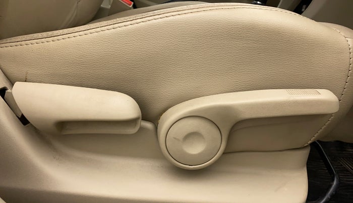 2016 Maruti Ciaz ZXI+ AT, Petrol, Automatic, 59,254 km, Driver Side Adjustment Panel
