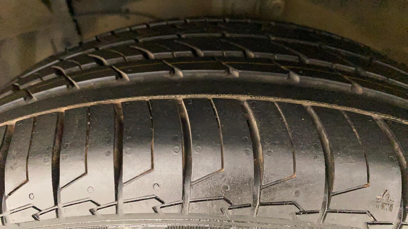 2016 Maruti Ciaz ZXI+ AT, Petrol, Automatic, 59,254 km, Left Front Tyre Tread