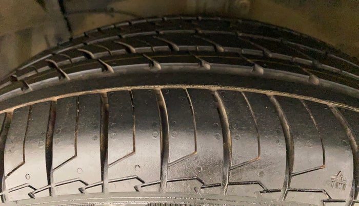2016 Maruti Ciaz ZXI+ AT, Petrol, Automatic, 59,254 km, Left Front Tyre Tread