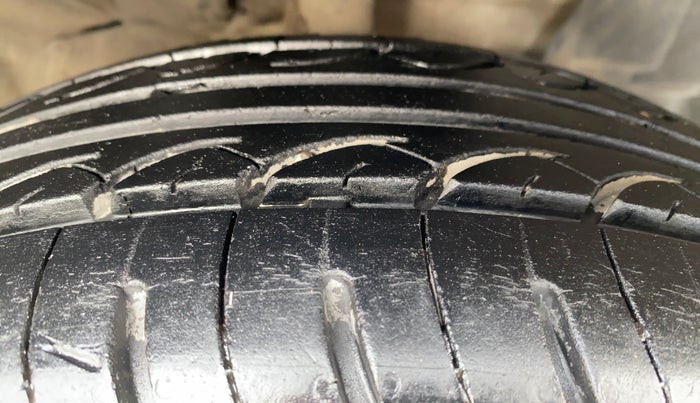 2016 Nissan Sunny XL, Petrol, Manual, 1,28,818 km, Right Front Tyre Tread