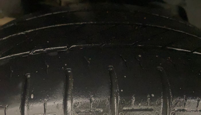 2016 Ford New Figo TREND 1.2 PETROL, Petrol, Manual, 79,879 km, Right Rear Tyre Tread