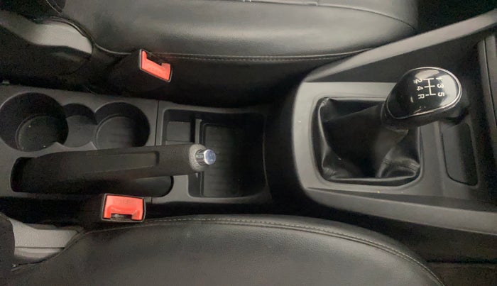 2016 Ford New Figo TREND 1.2 PETROL, Petrol, Manual, 79,879 km, Gear Lever