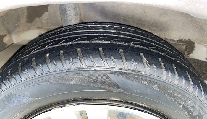 2016 Honda Jazz 1.2L I-VTEC S, Petrol, Manual, 37,936 km, Right Rear Tyre Tread