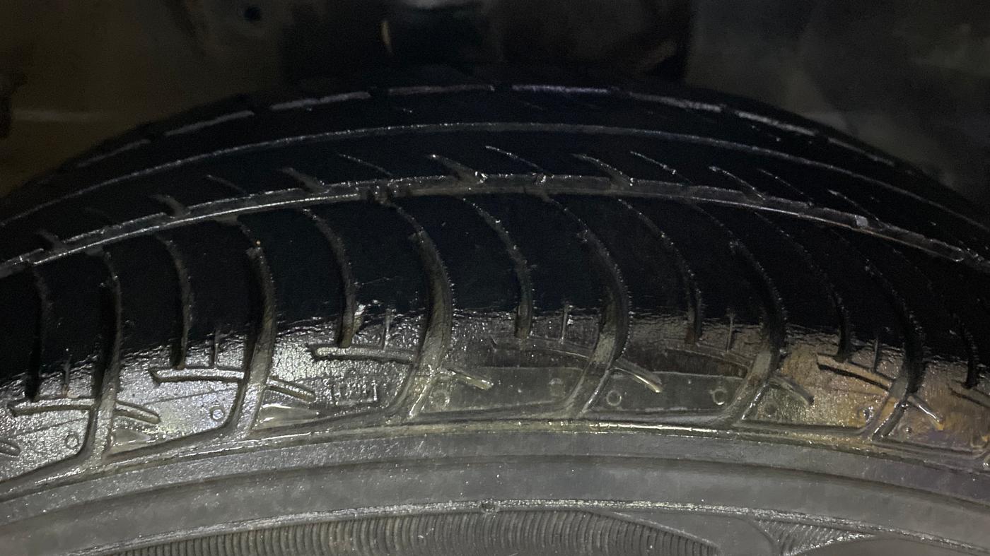 2019 Maruti New Wagon-R VXI 1.0 AMT, Petrol, Automatic, 1,13,112 km, Right Front Tyre Tread