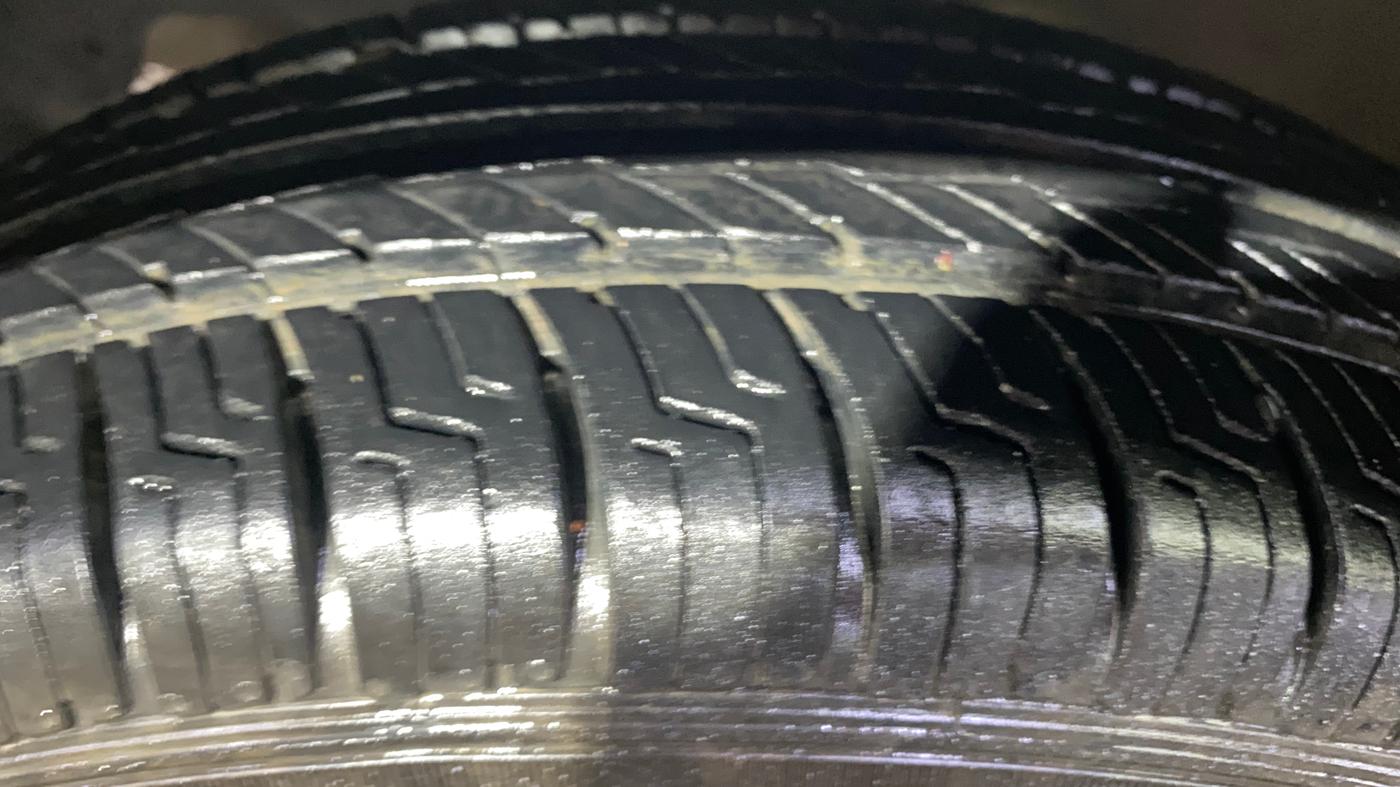 2019 Maruti New Wagon-R VXI 1.0 AMT, Petrol, Automatic, 1,13,112 km, Left Front Tyre Tread