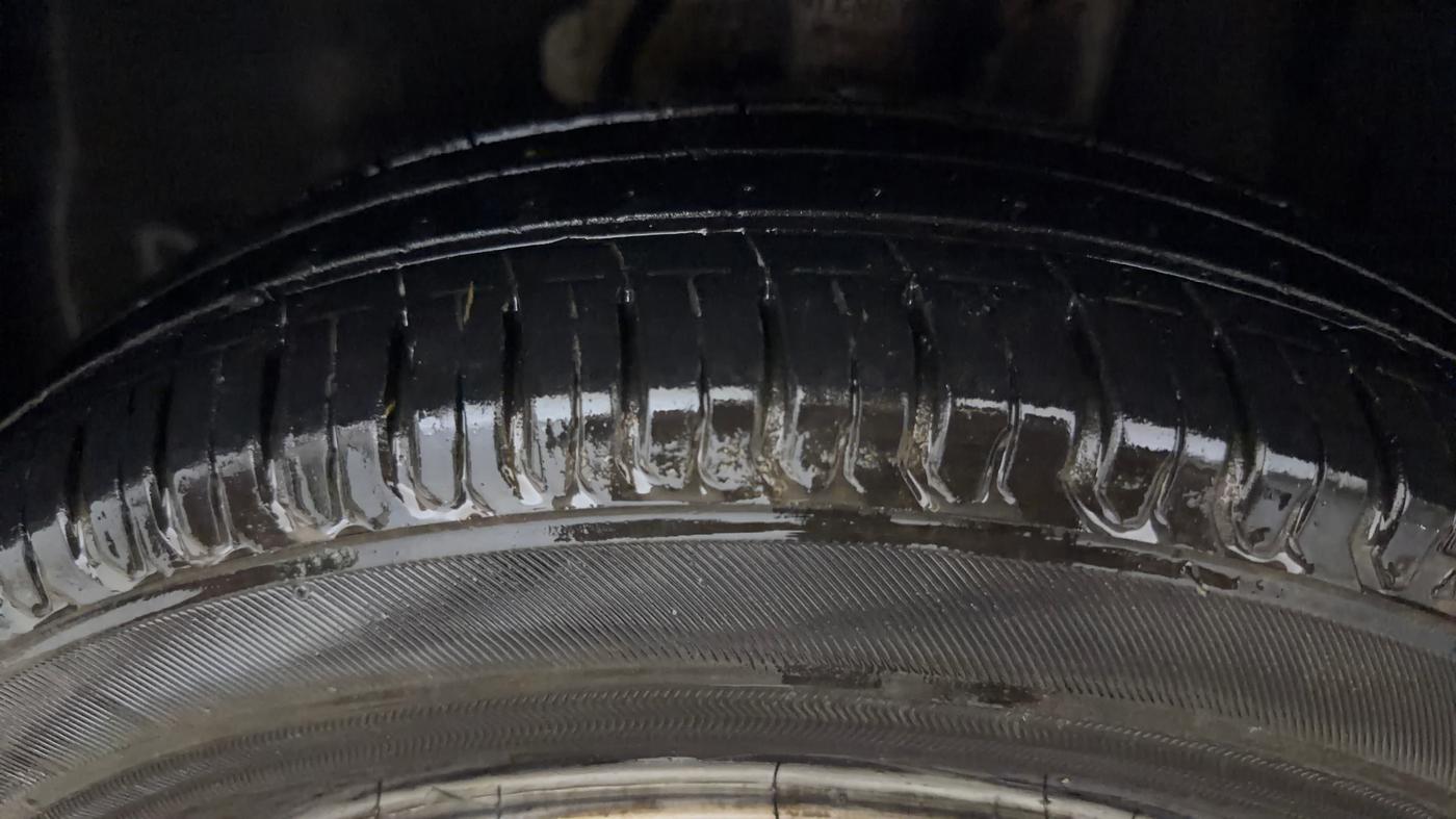 2024 Tata ALTROZ XE CNG, CNG, Manual, 17,446 km, Left Front Tyre Tread