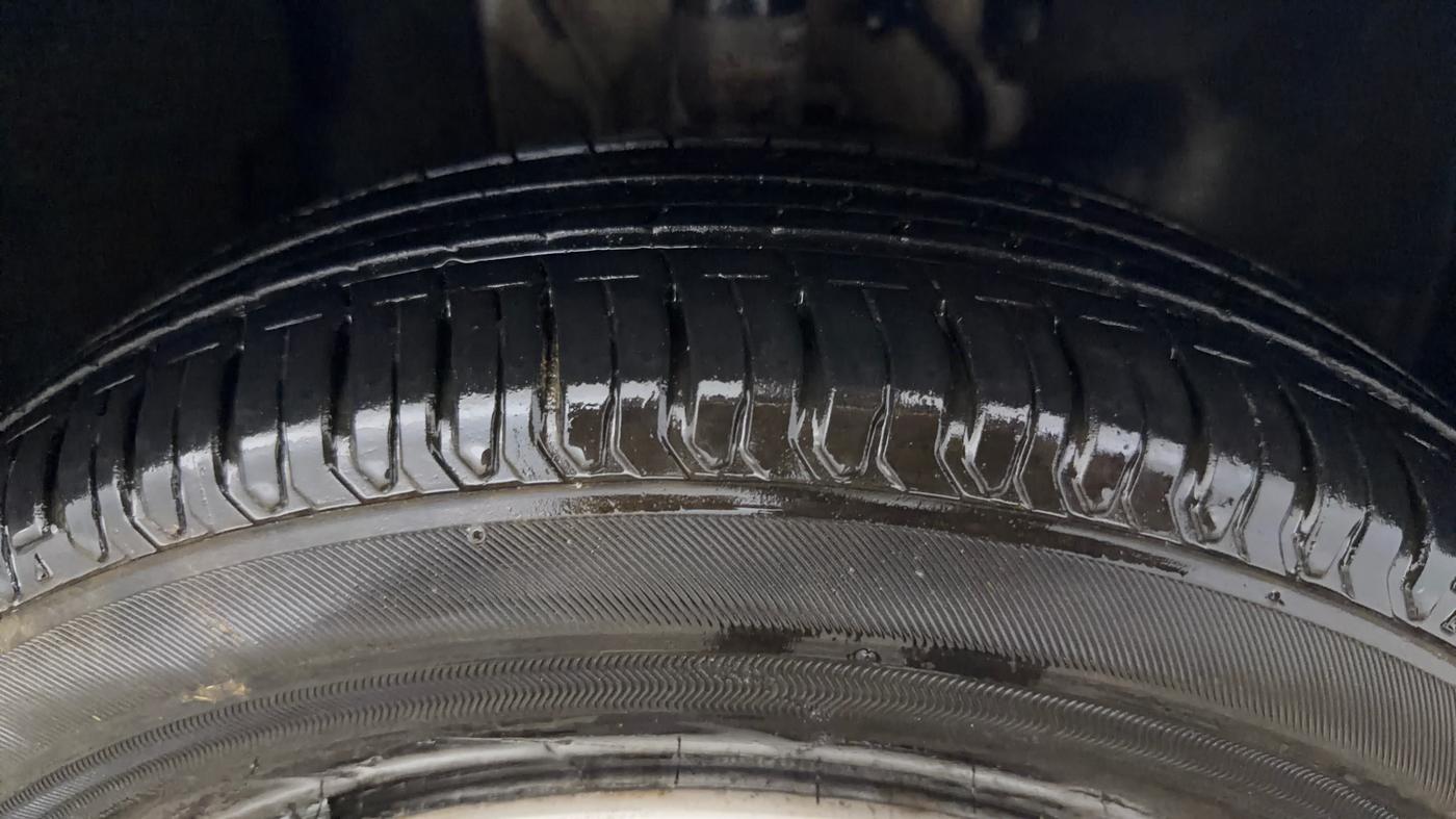 2024 Tata ALTROZ XE CNG, CNG, Manual, 17,446 km, Right Front Tyre Tread