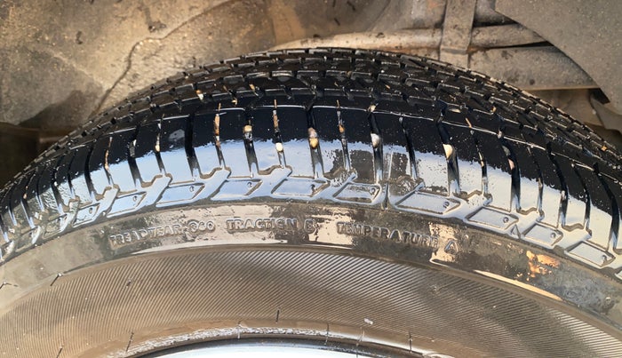 2017 Mahindra XUV500 W6, Diesel, Manual, 1,18,431 km, Left Rear Tyre Tread