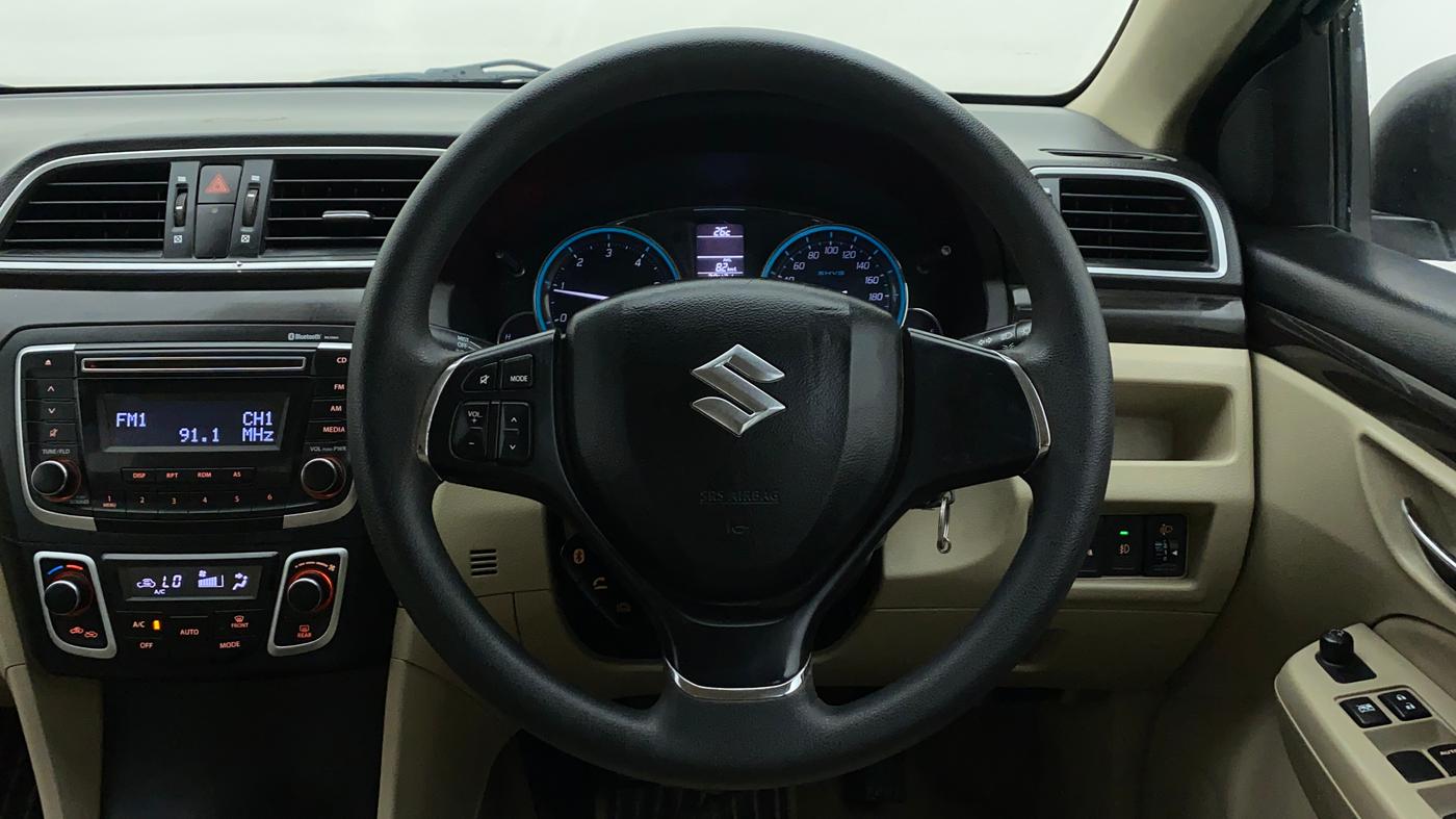 2016 Maruti Ciaz VDI+ SHVS, Diesel, Manual, 79,597 km, Steering Wheel Close Up