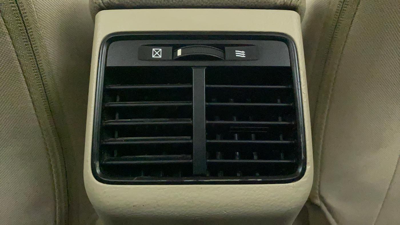 2016 Maruti Ciaz VDI+ SHVS, Diesel, Manual, 79,597 km, Rear AC Vents
