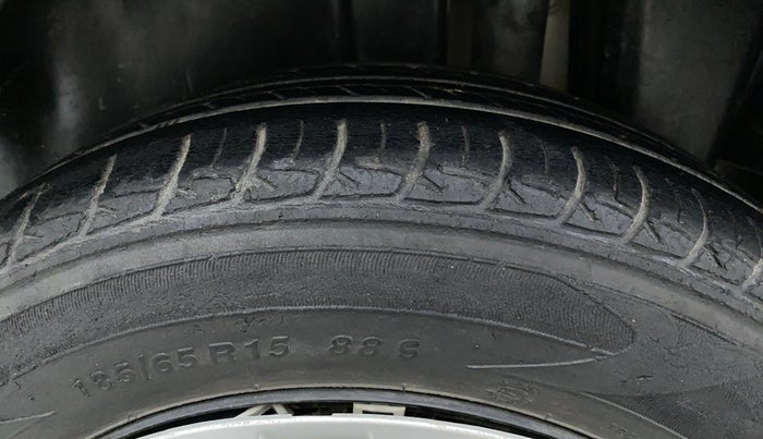 2016 Maruti Ciaz VDI+ SHVS, Diesel, Manual, 79,597 km, Left Rear Tyre Tread