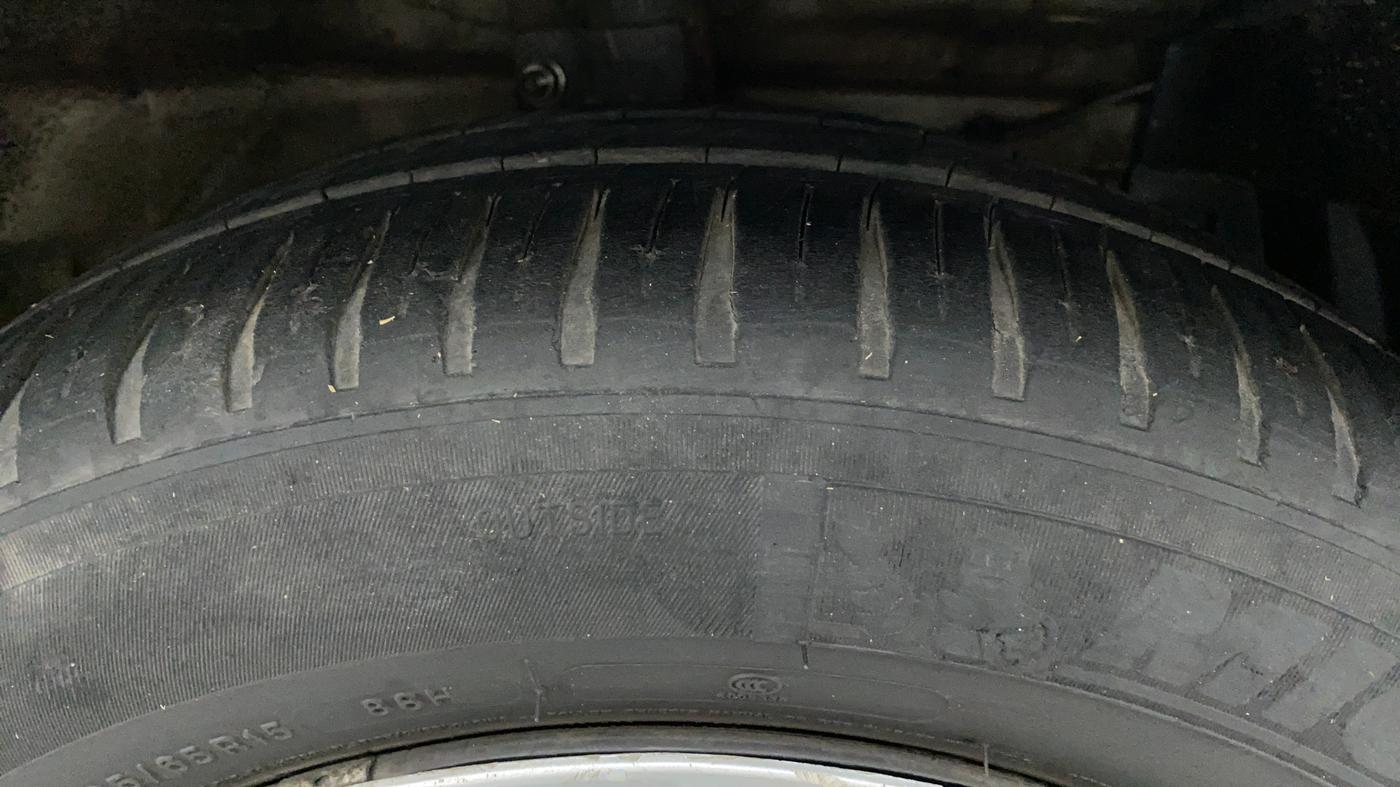 2016 Maruti Ciaz VDI+ SHVS, Diesel, Manual, 79,597 km, Right Front Tyre Tread